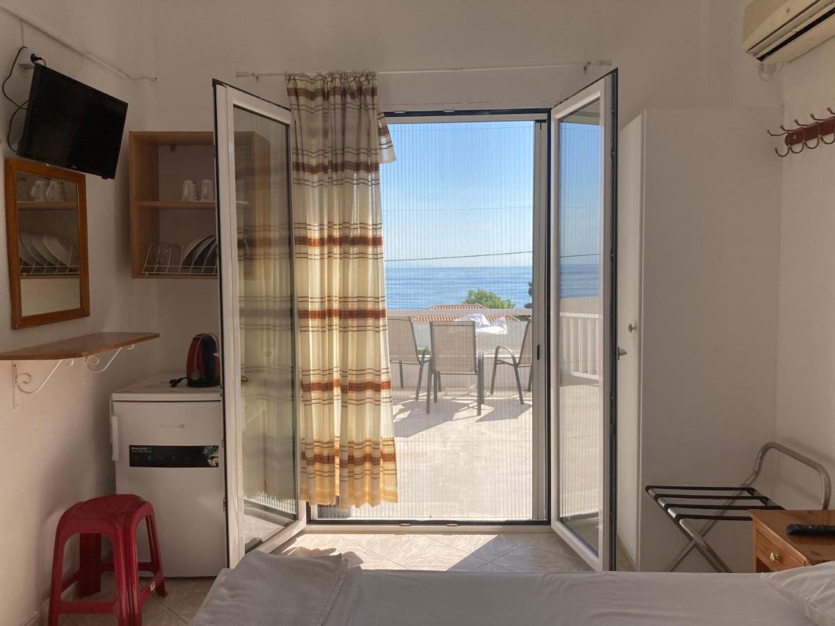 Hotel Galini Poros  Esterno foto
