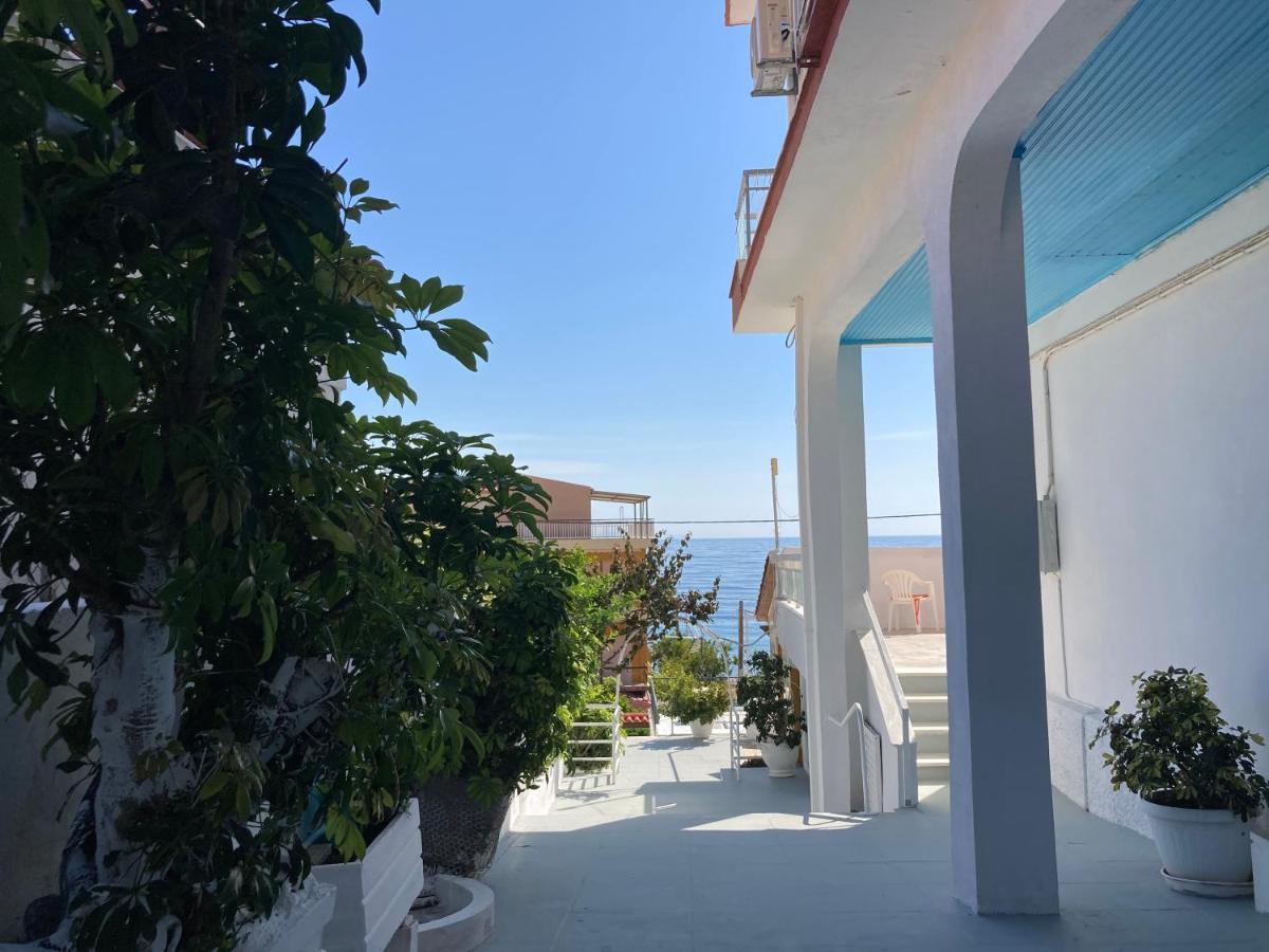 Hotel Galini Poros  Esterno foto