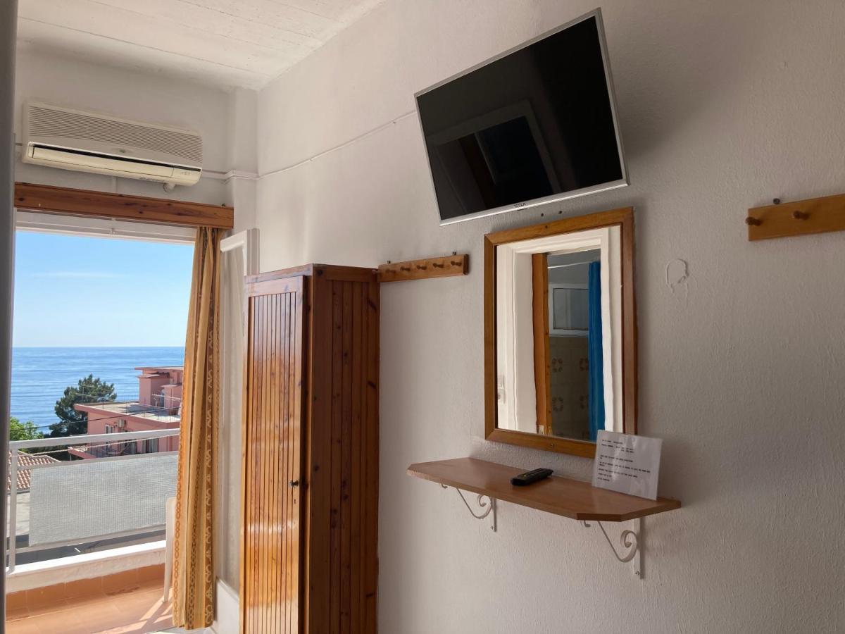 Hotel Galini Poros  Esterno foto